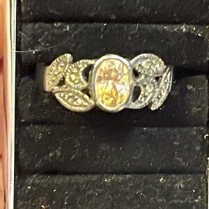 Elegant sterling silver 925 Women's Ring size 7, oval pink ice center piece